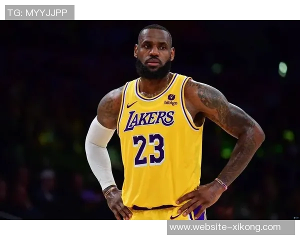 詹姆斯状态回暖过去7场表现出色场均279分79板76助命中率高达55